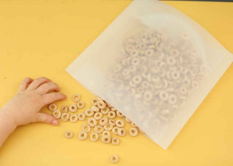 The snack bags are ideal for keeping food fresh GoSili Silikids Reusable Silicone Kids' Snack Bag (Pack of 2)